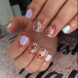 Manicuria y Esmaltado Semipermanente 