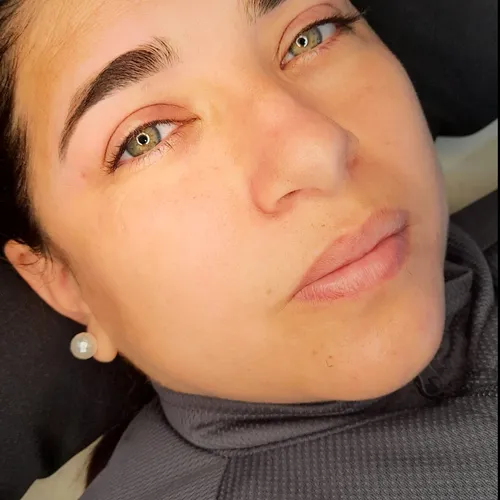 Epilación de rostro completo con hilo: $10.500
