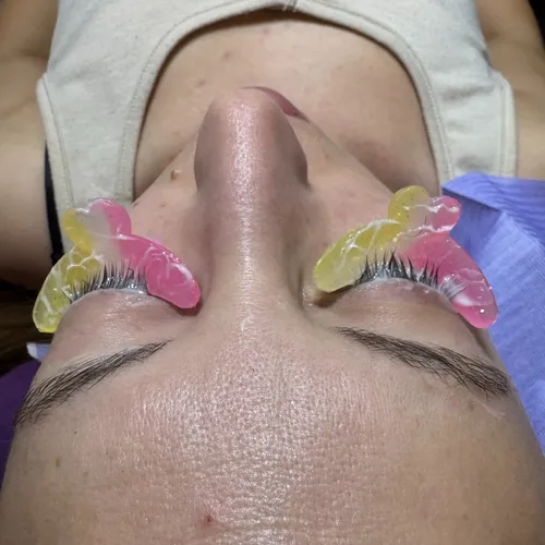 REVERSION DE LASHLIFTING CON SUPER NUTRICIÓN PREVIA ( SE REALIZA CUANDO HAY MALA PRAXIS DE OTRO SALON)