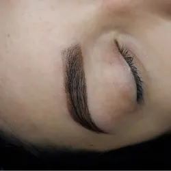 Depilación de cejas con Hilo + Henna 