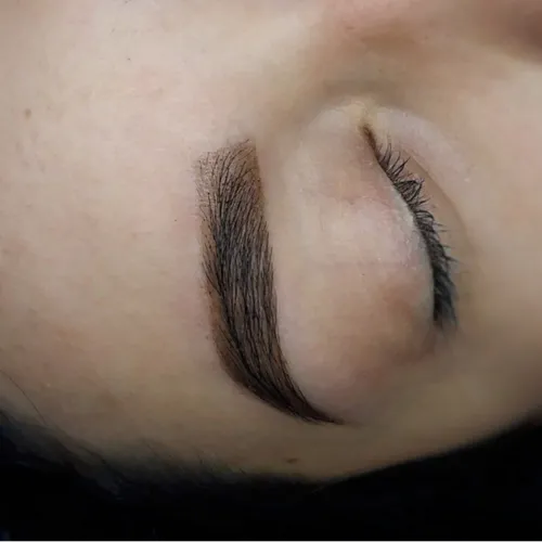 Depilación de cejas con Hilo + Henna 