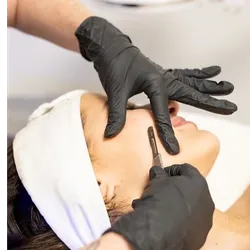 Dermaplaning 