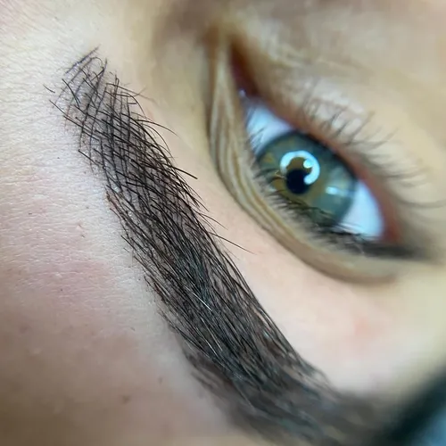Perfilado de cejas