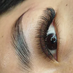 Laminado de cejas 