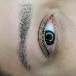 Combo PRINCESA👸✨️Lifting de pñs + perfilado de cejas✨️
