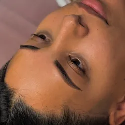 MICROPIGMENTACION DE CEJAS