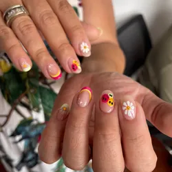 Kapping/Refuerzo en gel + Semipermanente +  Varios diseños 