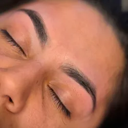 Diseño y perfilado de cejas 🎨