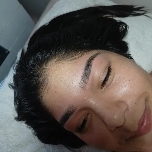 Perfilado de cejas 