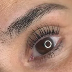 LIFTING DE PESTAÑAS+PERFILADO DE CEJAS