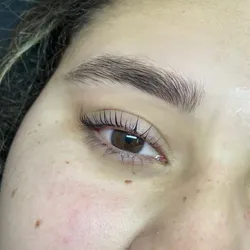 Combo lifting nutritivo y tinte + diseño de cejas,epilacion y perfilado.