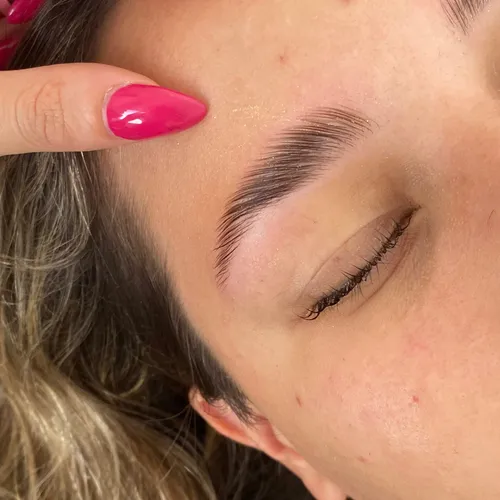 Laminado de cejas