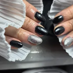 MANICURIA CON CAPING