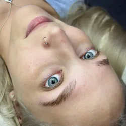 Laminado de cejas 