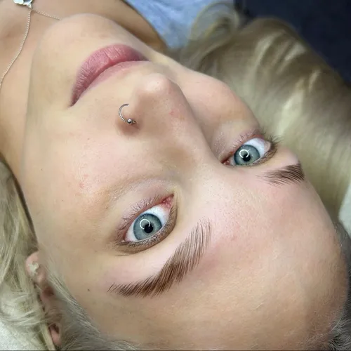 Laminado de cejas 