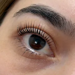 Lash Lifting Coreano Banhada + Diseño y Perfi de Cejas