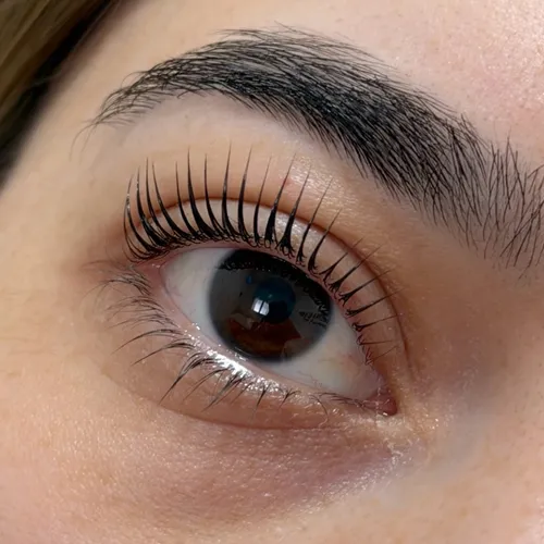 Lash Lifting Coreano Banhada + Diseño y Perfi de Cejas