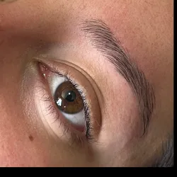 Perfilado de cejas 