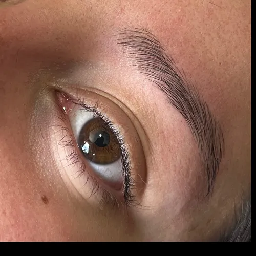 Perfilado de cejas 