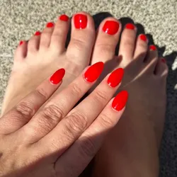 Esmaltado semipermanente  manos y pies 