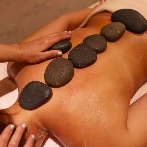 Masajes piedras calientes 