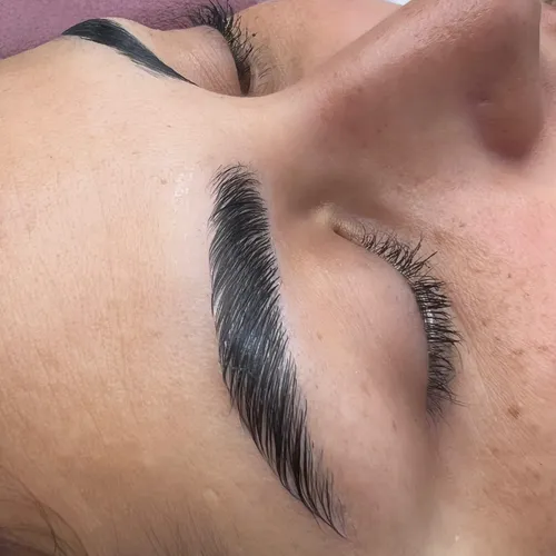 Laminado de cejas 