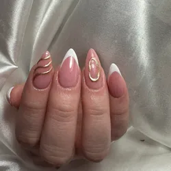 Esculpidas en gel + semipermanente + deco básica
