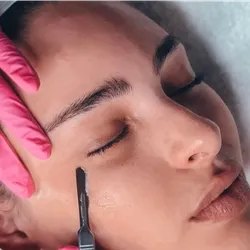 Higiene profunda + dermaplaning