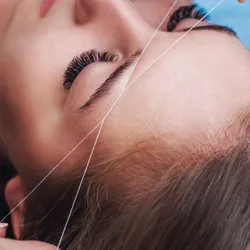 Depilación facial con hilo (incluye cejas) 