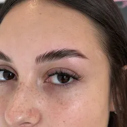 Laminado de cejas 