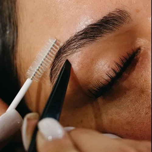 DISEÑO DE CEJAS PERFILADO