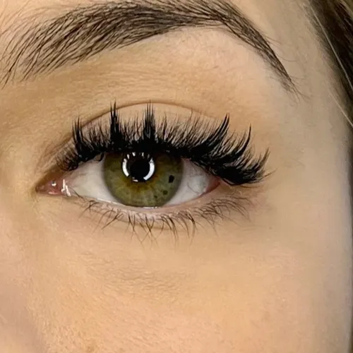 SPIRE lashes, de Romina Avendaño