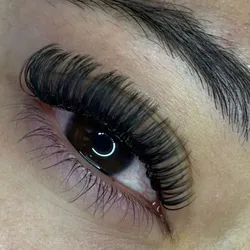 Extensiones de pestañas megavolumen