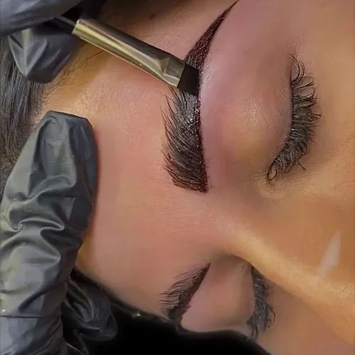 Teñido de cejas