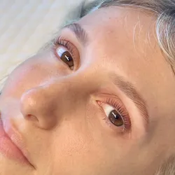 Combo full 🚀 Perfilado y laminado de cejas + Lifting de pestañas