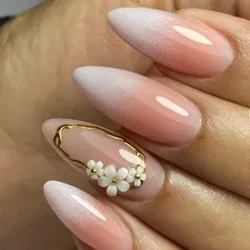 Service de uñas con arreglos y decoración extra
