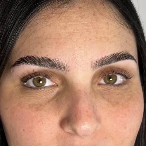 Perfilado + laminado + lifting de pestañas 