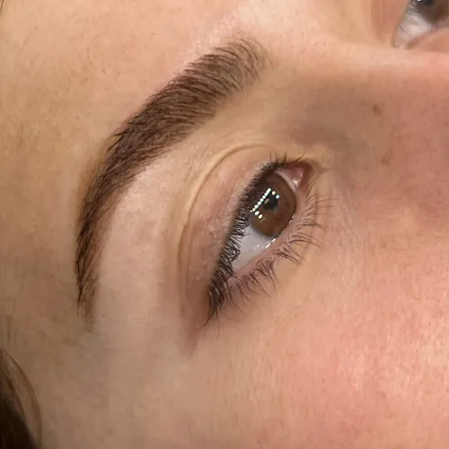 Perfilado + tinte de cejas