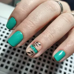 Esmaltado semipermanente con una deco