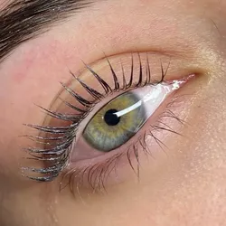 Lash lifting (nutrición + tinte)