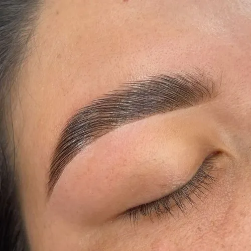 Perfilado, laminado y henna en cejas