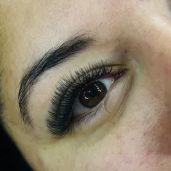 Extensiones de pestañas 5D