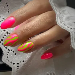 Kapping gel + semi (diseño básico 1 o 2 uñas)