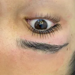 LIFTING DE PESTAÑAS + PERFILADO DE CEJAS 