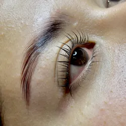 ✨PROMO 4 ✨ Lash lifting nutritivo + diseño y perfilado de cejas + laminado 