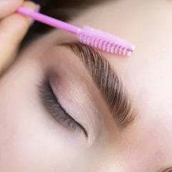 Laminado de cejas (incluye perfilado y botox )