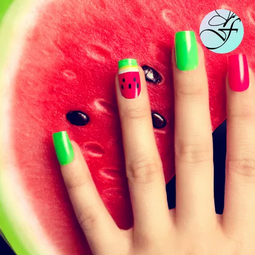 Esculpido inicial en acrílico + full nailart