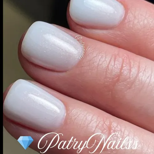 Capping Gel Color uña corta (sin diseño/sin apliques)