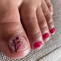 Esmaltado semi en pies Plus (hidromasaje + masaje exfoliante + hidratación)