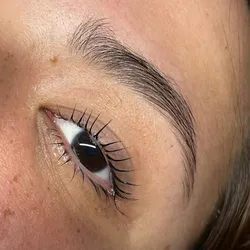 Perfilado de cejas 